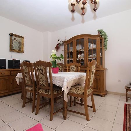Apartment Luisa 1437 Peruski Bagian luar foto
