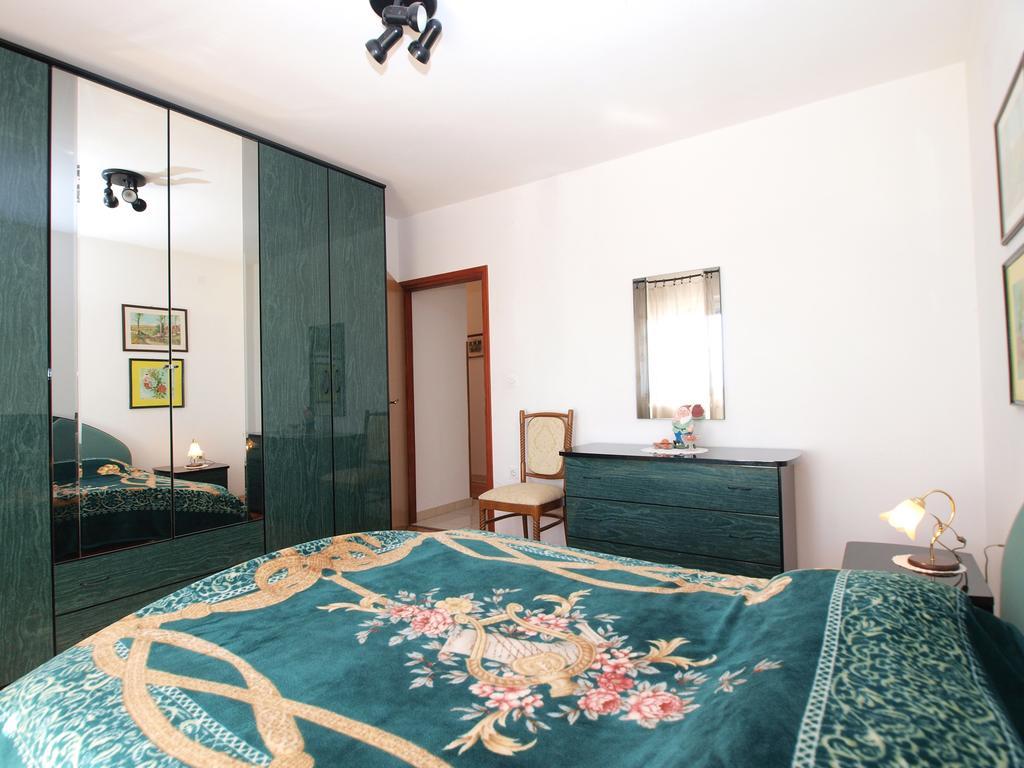 Apartment Luisa 1437 Peruski Bagian luar foto