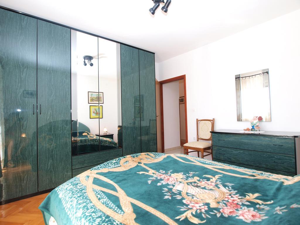 Apartment Luisa 1437 Peruski Bagian luar foto