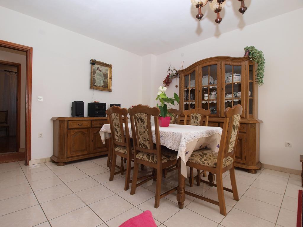 Apartment Luisa 1437 Peruski Bagian luar foto