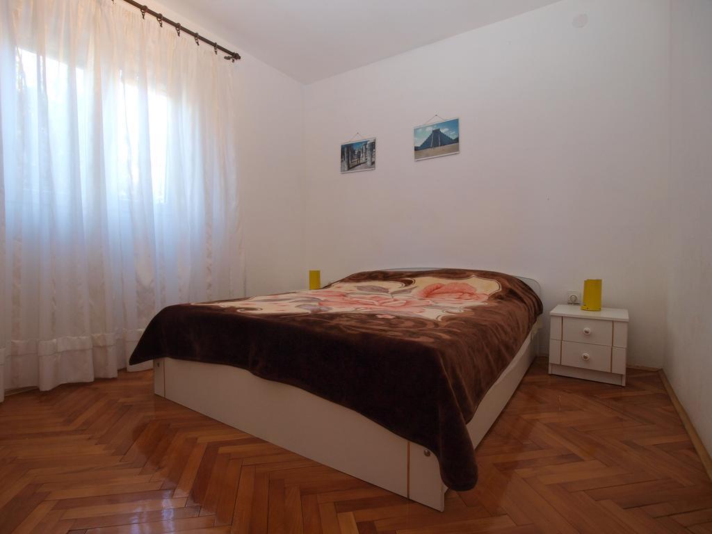 Apartment Luisa 1437 Peruski Bagian luar foto