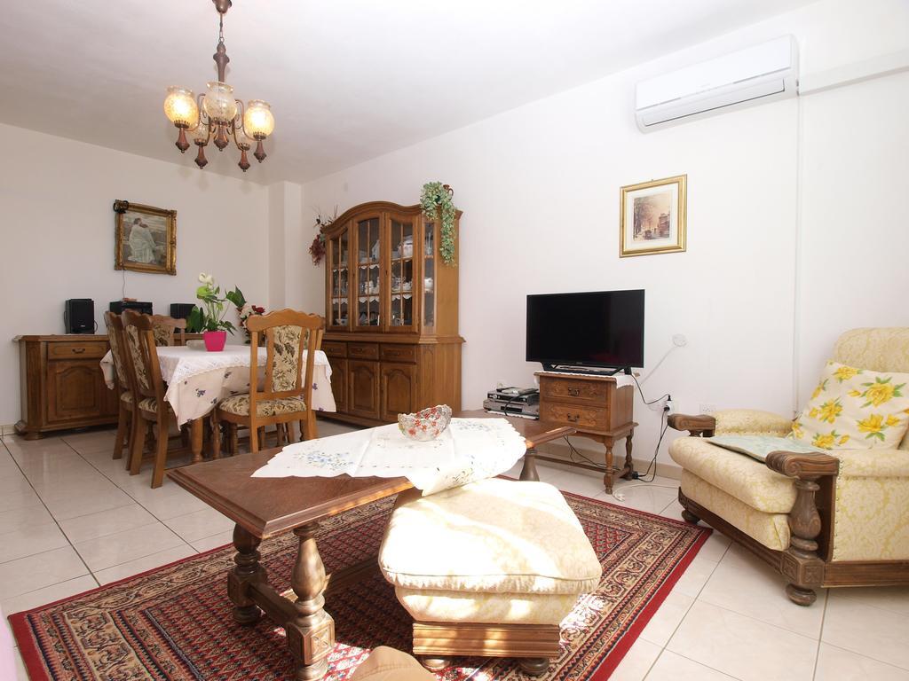 Apartment Luisa 1437 Peruski Bagian luar foto