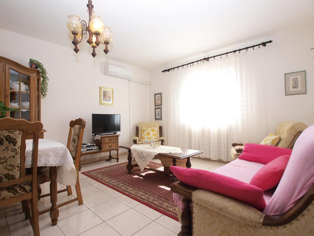 Apartment Luisa 1437 Peruski Bagian luar foto