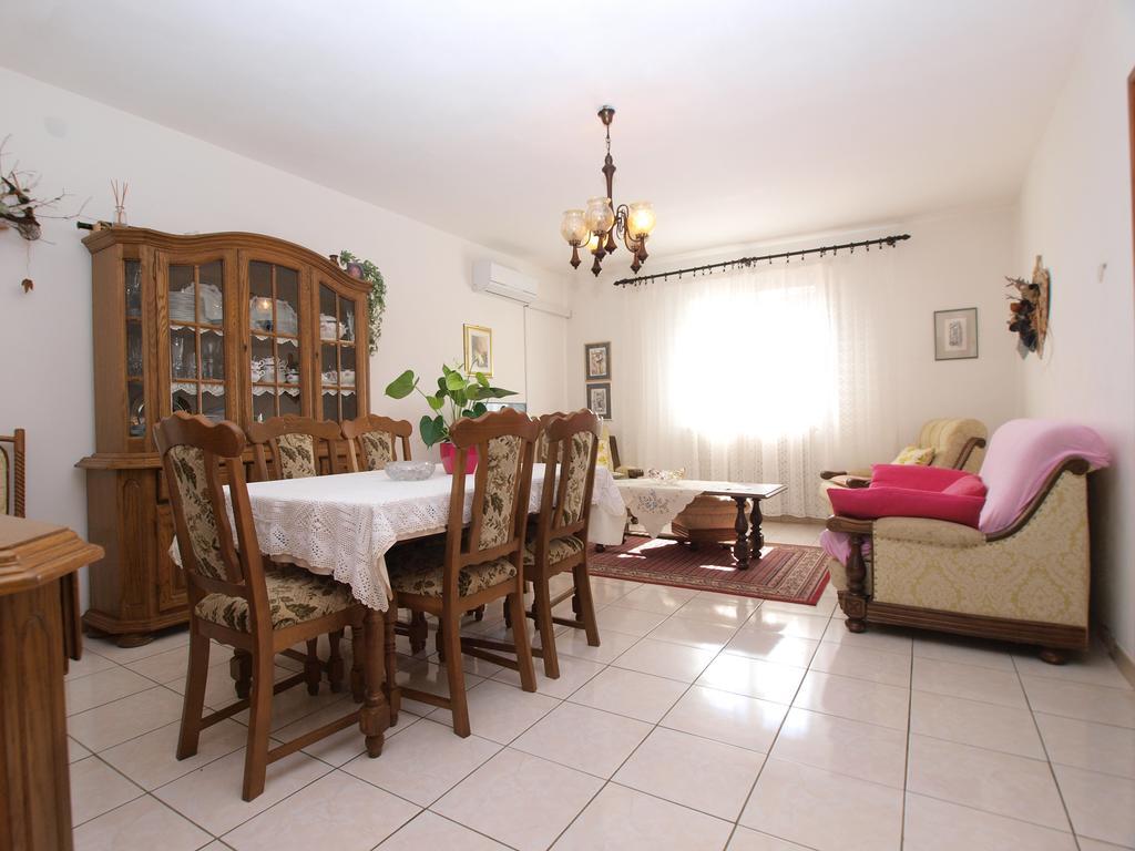 Apartment Luisa 1437 Peruski Bagian luar foto