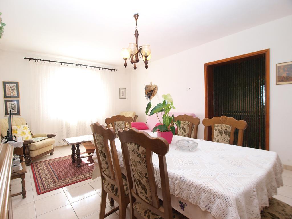 Apartment Luisa 1437 Peruski Bagian luar foto